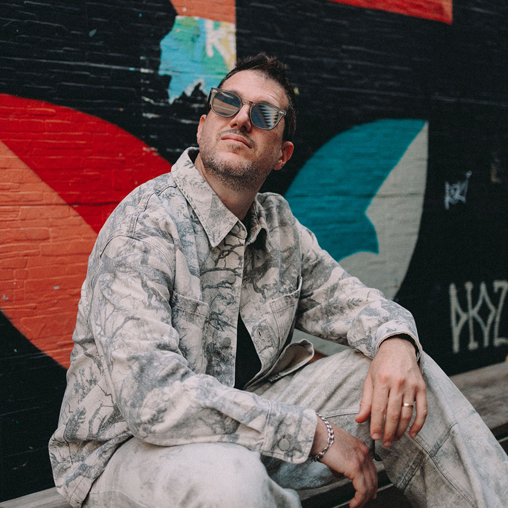 Bletter performing live as a DJ